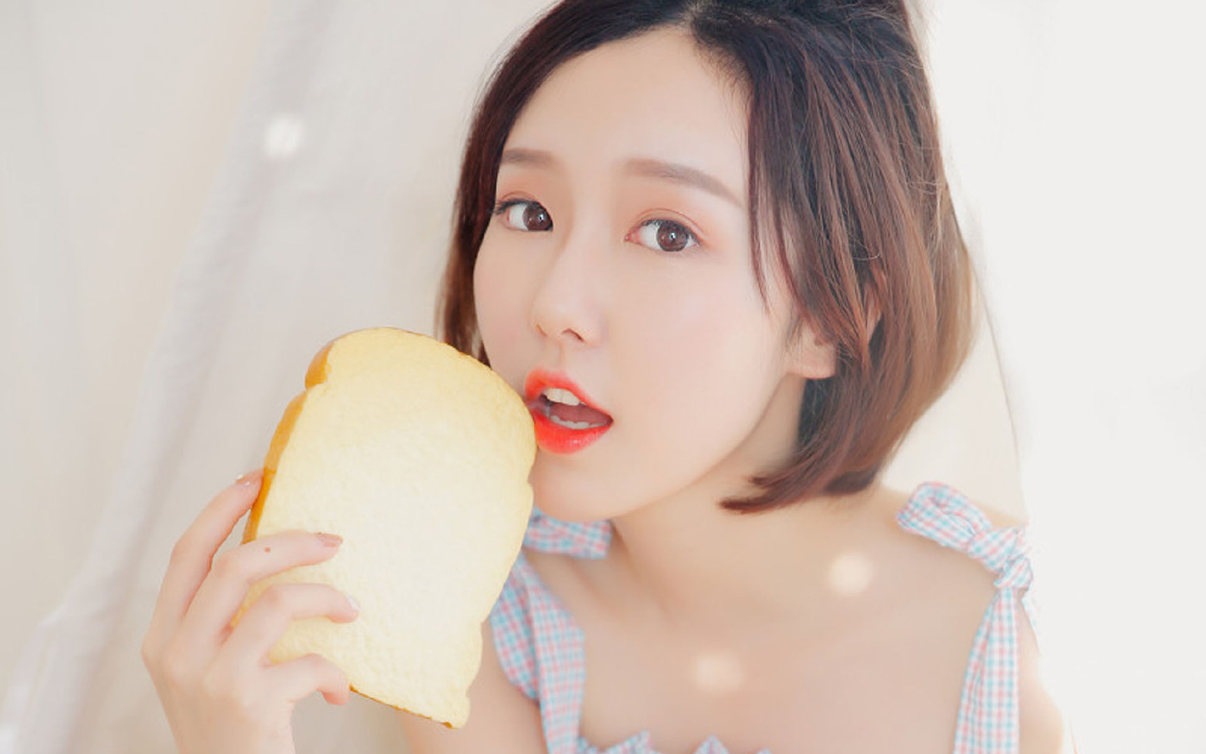 开云官网APP下载-足球赛场上一场激烈对决，实力悬殊引发热议，足球场景对抗